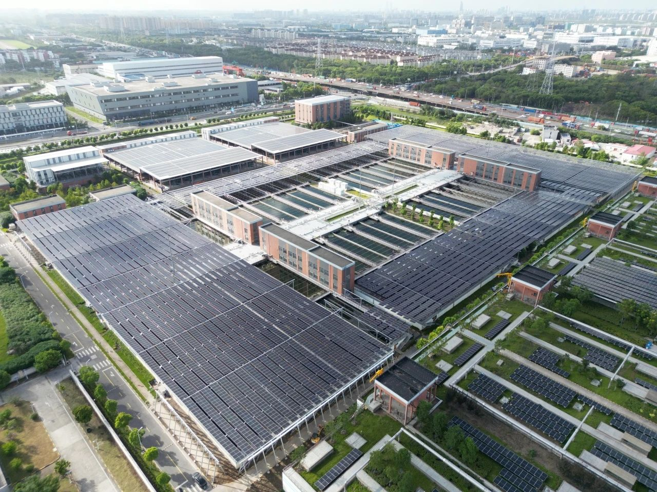 光伏赋能 z6.com水务绘就高质量发展亮丽底色