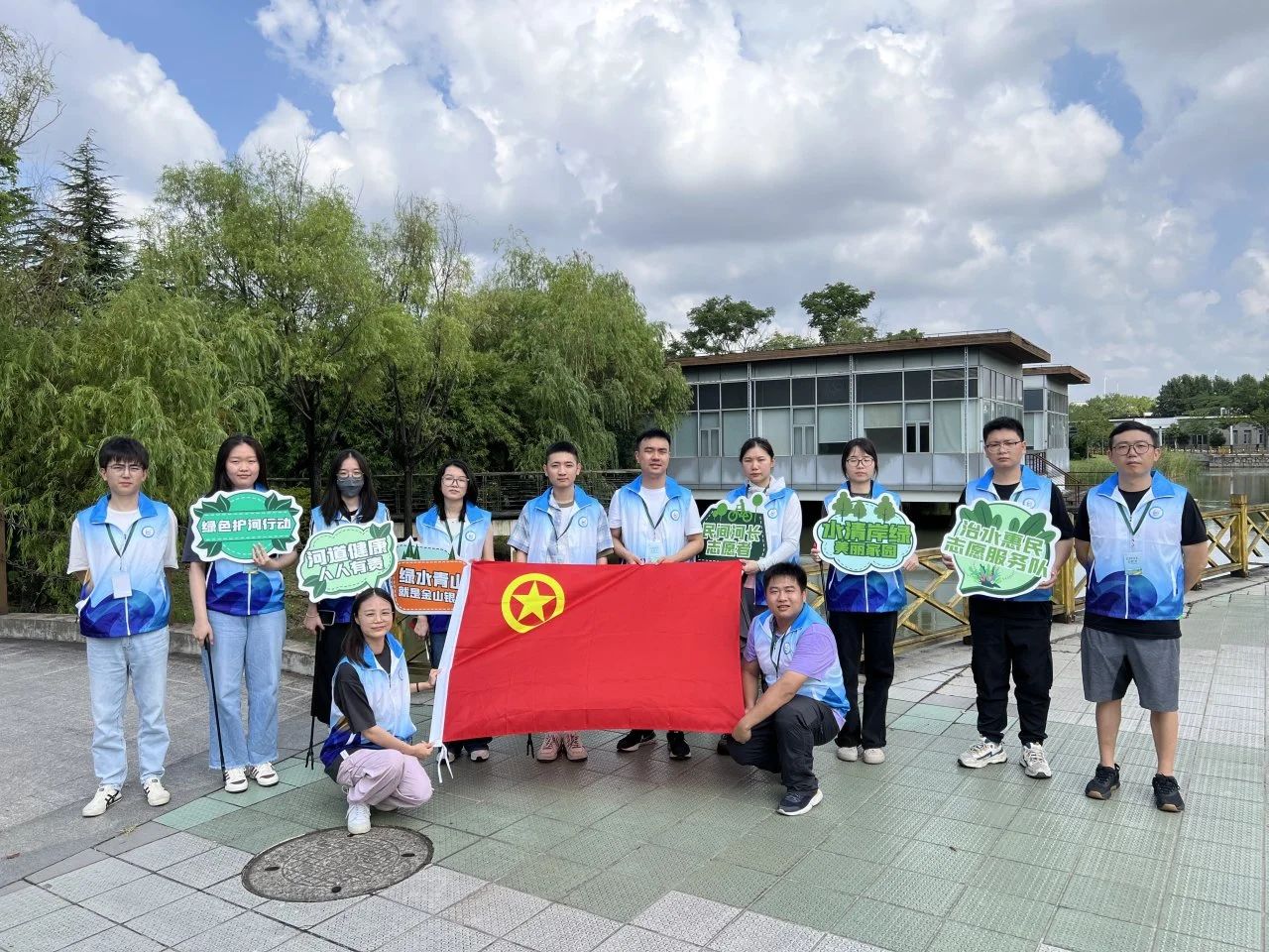 碧水守护自愿先行 俏丽中国共同奋进&mdash;&mdash;z6.com水务集团组织发展&ldquo;2025年六五环境日&rdquo;主题活动